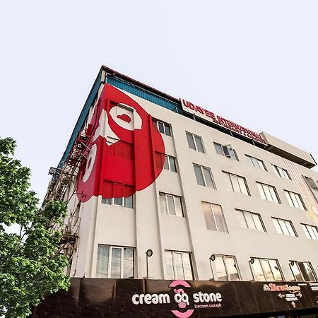 Oyo Flagship 9115 Hotel Udayee International Тирупати Екстериор снимка