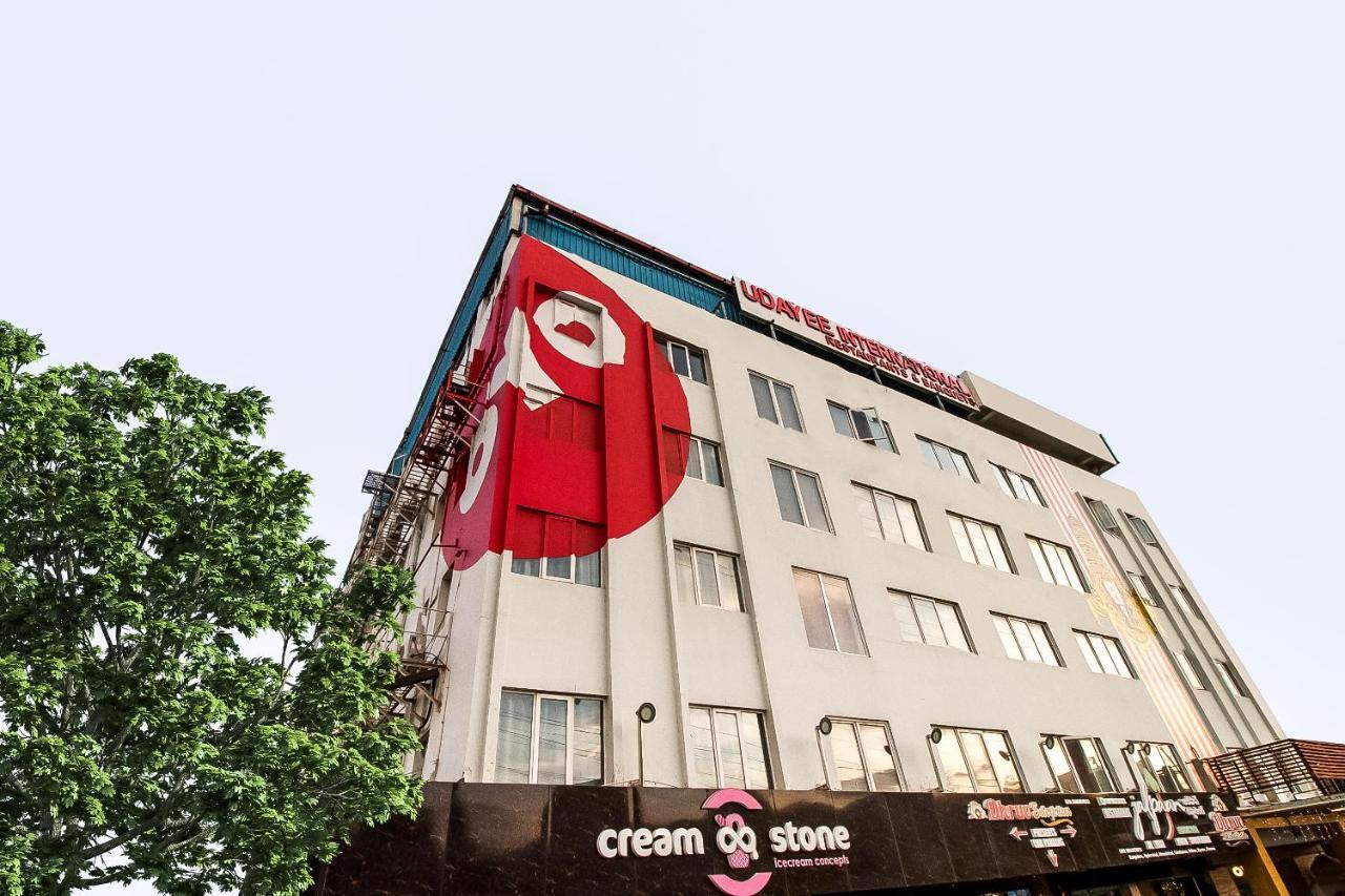 Oyo Flagship 9115 Hotel Udayee International Тирупати Екстериор снимка