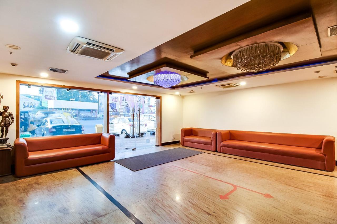 Oyo Flagship 9115 Hotel Udayee International Тирупати Екстериор снимка